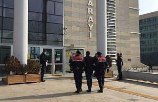 5 katlı binanın elektrik tesisatını çalan şüpheli...