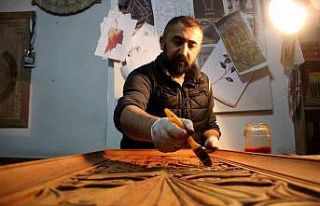 Adeta iğneyle kuyu kazıyor, mesleğinin sayılı...