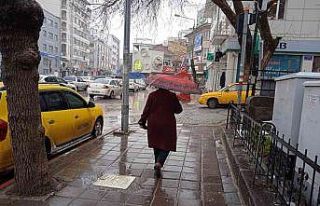 Afyonkarahisar’da kar yağışı başladı