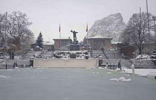 Afyonkarahisar’da kar yağışı etkili oldu