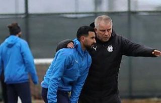 Afyonspor zorlu karşılaşmanın ilk etabını tamamladı