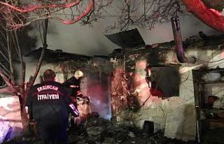 Ahırda çıkan yangında 5 büyükbaş hayvan telef...