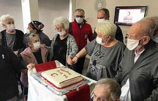 Akçakoca Kızılay Yaşlılar Konukevinin yeni misafirleri...