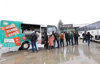 Aksaray Belediyesi’nden kar ve tipide kalanlara...