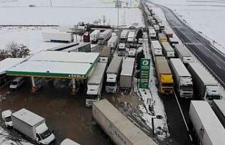 Aksaray’da 3 karayolu tipi sebebiyle trafiğe kapandı