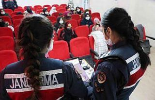 Aksaray’da göçmen kadınlara KADES eğitimi