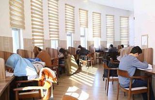Aksaray’da Millet Kıraathanesi yarıyıl tatilinde...