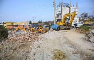 Alanya Acınar’da yol genişletme çalışması