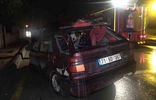 Alkollü sürücü, hafif ticari araca çarptı: 1...