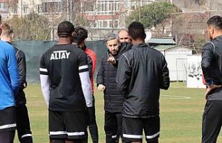 Altay’ın Beşiktaş mesaisi sürüyor