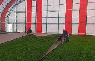 Altıntaş’ta kapalı futbol sahası yapım çalışmaları