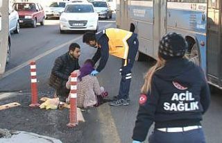 Ankara’da ambulans yayaya çarptı: 1 yaralı