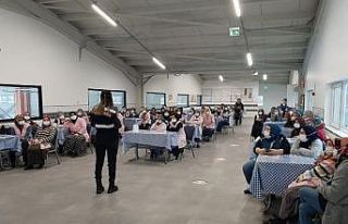 Anne ve anne adaylarına narkotik eğitimi verildi