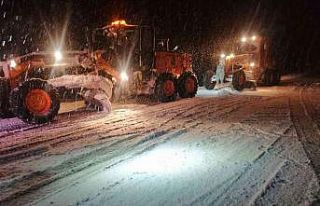 Antalya-Konya karayolu tırlar hariç araç trafiğine...
