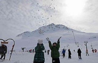 Antalya Saklıkent kayak merkezinde yarıyıl tatili...