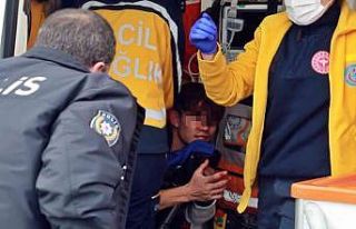 Antalya’da gençlerin kız kavgasında kan aktı:...