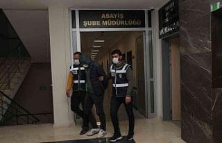 Antalya’da hapis cezası ile aranan 2 şüpheli...