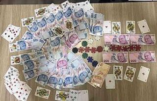 Antalya’da kumar oynayan 6 şahsa 10 bin 914 TL...