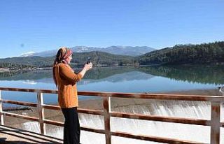 Antalya’da Kumluca Barajı taştı, yapay şelale...