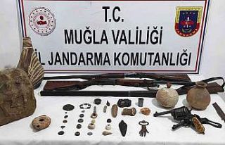 Antika tabanca ve tüfek ele geçirildi