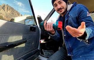 Aracına bulduğu çözümle sosyal medyada ilgi odağı...