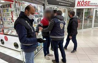 Aranan 2 şahıs yakalandı