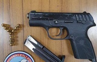 Aranan şahıslar uygulamalarda yakalandı