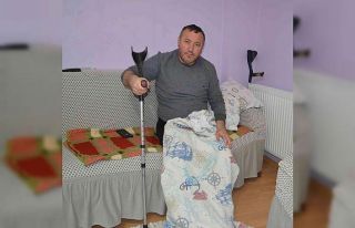 Arkadaş kavgasını ayırmak isteyen muhtar silahla...