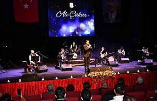 Ata’nın sevdiği şarkılar hep bir ağızdan söylendi