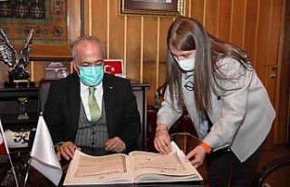 Atatürk Üniversitesinin kuruluş hikâyesi kitabı...