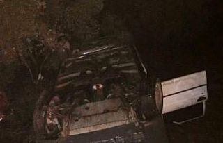 Baba-kız takla atan otomobilden burnu bile kanamadan...