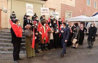 Bağlar Belediye Başkanı Beyoğlu, evlat nöbetindeki...