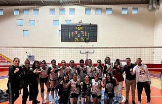 Bağlar Belediyesporlu genç voleybolcular yarı finalde