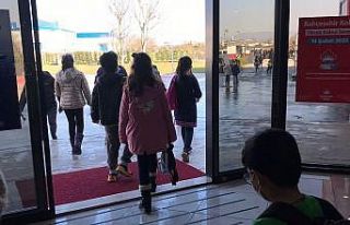 Bahçeşehir Koleji kabul sınavına öğrenci ve...