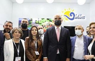 Bakan Ersoy, fuarda Didim Belediyesi’nin çalışmaları...