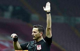 Bandırmaspor - Sivasspor maçını Volkan Bayarslan...