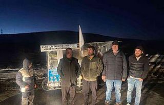 Barış için İngiltere’den Mekke’ye yürüyor