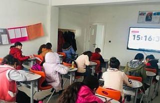 Başarılı öğrenciler ödüllendirildi