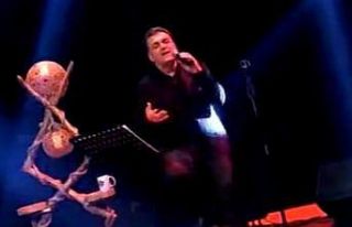 Başkan Demir’den kız öğrencilere anlamlı destek