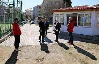 Başkan Gümüş, spor kompleksinde incelemelerde...