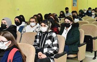 Başkan Kanar öğrencilerle bir araya geldi