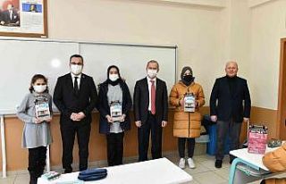 Başkan Kanar’dan ders başı yapan öğrencilere...