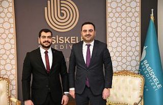 Başkan Özlü: "Geleceğimizi ihya edecek gençlerimize...