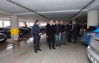 Başkan Özlü, terminal ve katlı otoparkta incelemede...