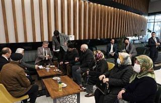 Başkan Palancıoğlu’ndan vatandaşlara çay ikramı