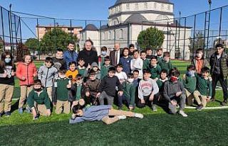 Başkan Tavlı ile çocuklar maçta buluştu