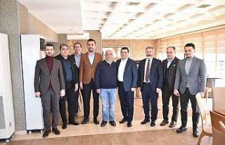 Başkan Tütüncü, Alanya’da esnaf ziyaretinde