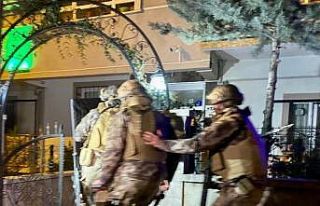 Başkent’te zehir tacirlerine şafak operasyonu:...