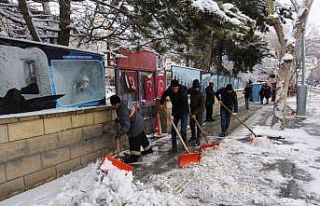 Bayburt’ta yoğun kar mesaisi