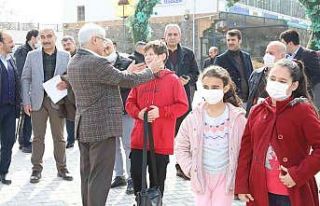 Belediye Başkanı Güder, yetim çocuklar ve aileleriyle...